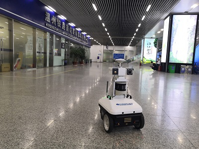 國辰公安巡邏機(jī)器人